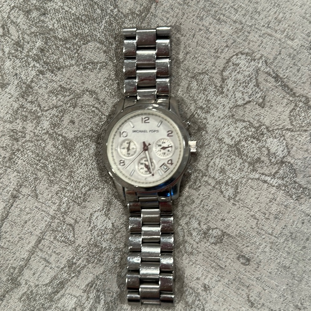 Michael kors large face silver watch